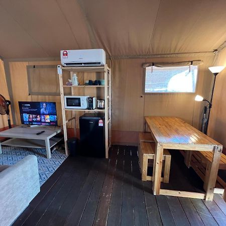 Rembulan Escape - Beachfront Safari Tent Kampung Penarik Eksteriør billede