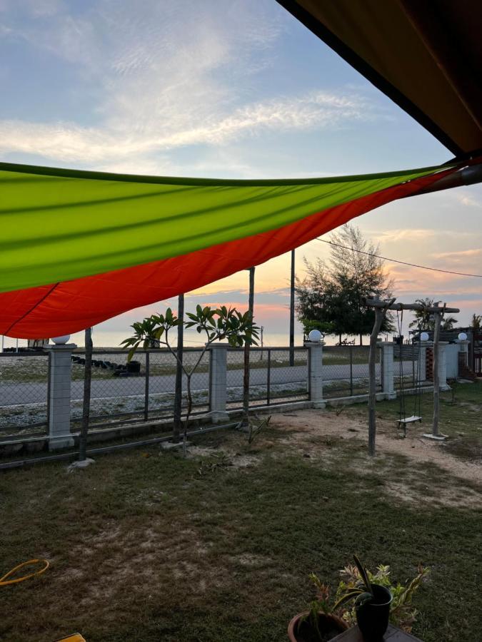 Rembulan Escape - Beachfront Safari Tent Kampung Penarik Eksteriør billede